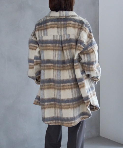 TRIANGLE PALETTE(トライアングルパレット)の「オーバーサイズ シャギーチェックシャツジャケット(ブルゾン・レディース・ブルー/アイボリー/ブラウン・FREE)」の16枚目の写真