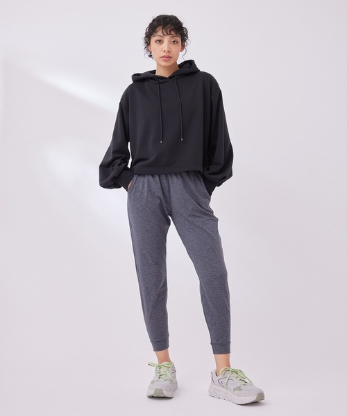 NERGY（ナージー）の「【UV＆吸水速乾】ワイドフードスウェットトップス（パーカー・レディース・キナリ/ブラック/ピンク・FREE）」の16枚目の写真