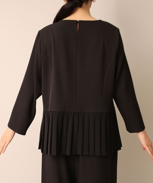 fleur by mint breeze(フルールバイミントブリーズ)の「【WEB限定サイズあり】【L~6L 大きいサイズ】【セットアップ】 サテン プリーツ ヘム ブラウス(シャツ/ブラウス・レディース・ブラック/ネイビー・LL/3L/4L/5L/6L/L)」の4枚目の写真