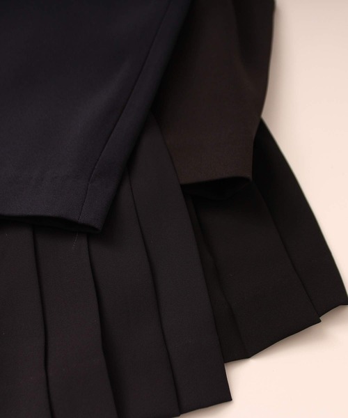 fleur by mint breeze(フルールバイミントブリーズ)の「【WEB限定サイズあり】【L~6L 大きいサイズ】【セットアップ】 サテン プリーツ ヘム ブラウス(シャツ/ブラウス・レディース・ブラック/ネイビー・LL/3L/4L/5L/6L/L)」の3枚目の写真