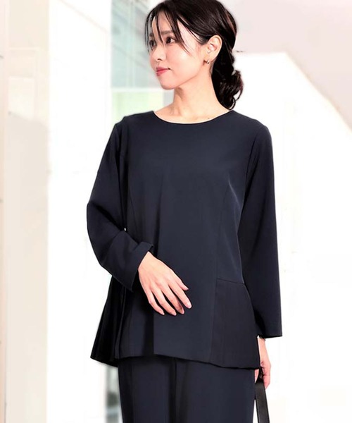 fleur by mint breeze(フルールバイミントブリーズ)の「【WEB限定サイズあり】【L~6L 大きいサイズ】【セットアップ】 サテン プリーツ ヘム ブラウス(シャツ/ブラウス・レディース・ブラック/ネイビー・LL/3L/4L/5L/6L/L)」の19枚目の写真