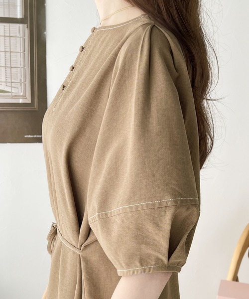 ナチュラル感が魅力。前後2way配色ステッチランタンスリーブワンピース