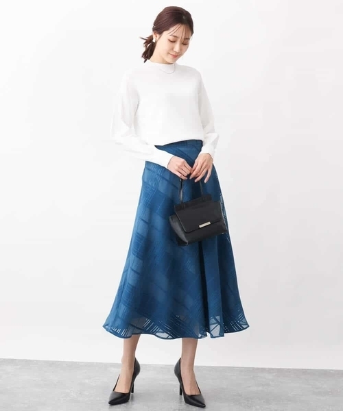 OFUON le MK（オフオンルエムケー）の「シアーチェック柄フレアースカート（スカート・レディース・ブルー/ブラック/ミント・38/36/40）」の21枚目の写真