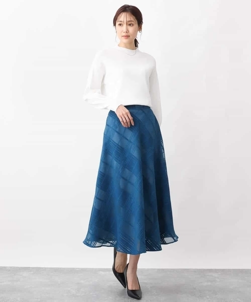 OFUON le MK（オフオンルエムケー）の「シアーチェック柄フレアースカート（スカート・レディース・ブルー/ブラック/ミント・38/36/40）」の6枚目の写真