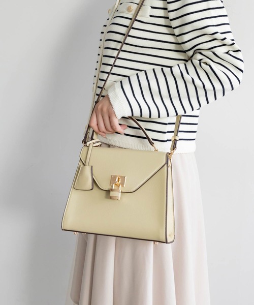 RANDA(ランダ)の「パッドロックデザイン2WAYバッグ(ショルダーバッグ・レディース・イエロー/グレー/クリーム/ブラック・FREE)」の4枚目の写真