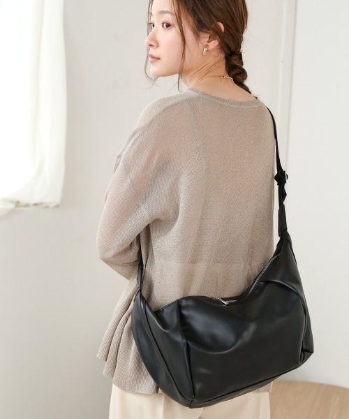 Bab(バブ)の「タッククロワッサンバッグ(ショルダーバッグ・レディース・ブラック/アイボリー/ベージュ・ONESIZE)」の18枚目の写真