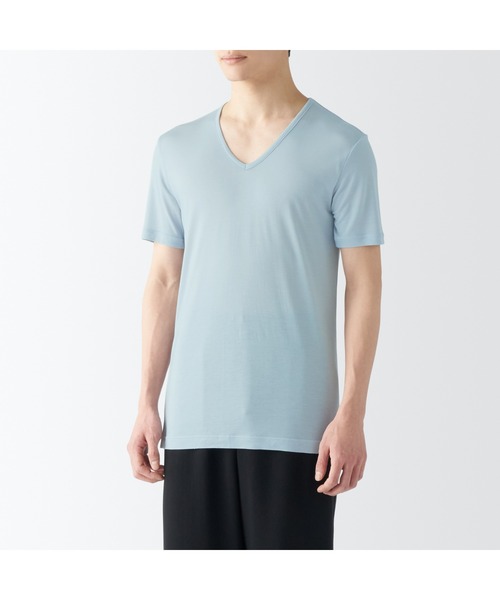 無印良品(ムジルシリョウヒン)の「紳士 ひんやりなめらか Vネック半袖Tシャツ(インナーウェア/肌着・メンズ・ネイビー/ホワイト/スモーキーグリーン系/ブラック/グレー・XL/L/M/S/XS)」の3枚目の写真