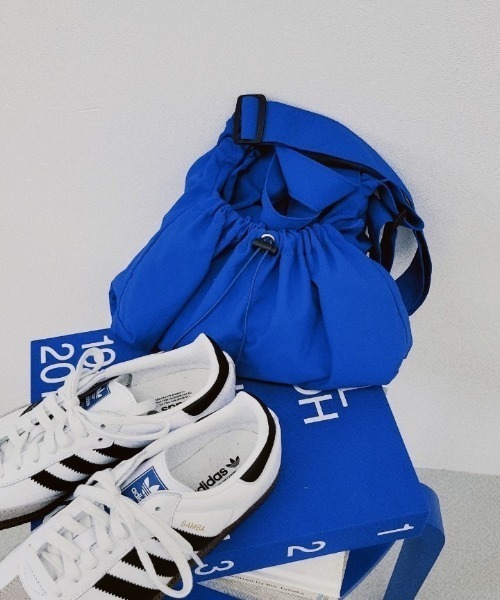 y/m(イム)の「ドロストナイロン2WayBAG(ショルダーバッグ・レディース・ブラック/ブルー/アイボリー・FREE)」の3枚目の写真