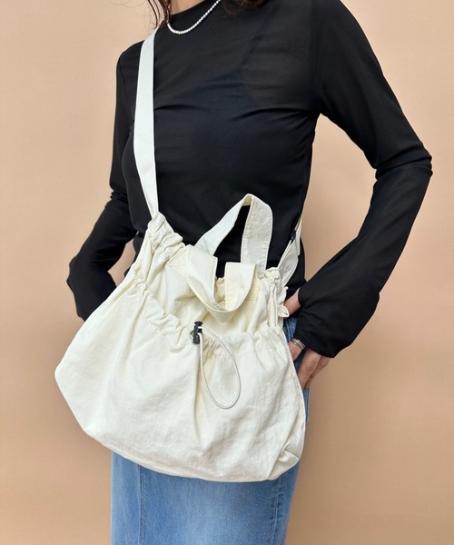 y/m(イム)の「ドロストナイロン2WayBAG(ショルダーバッグ・レディース・ブラック/ブルー/アイボリー・FREE)」の4枚目の写真