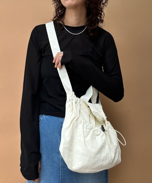 y/m(イム)の「ドロストナイロン2WayBAG(ショルダーバッグ・レディース・ブラック/ブルー/アイボリー・FREE)」の5枚目の写真