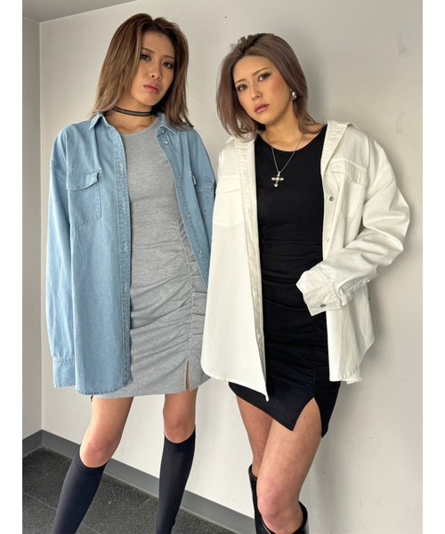 EGOIST（エゴイスト）の「バックロゴライトデニムシャツ（シャツ/ブラウス・レディース・ホワイト/ブルー・FREE）」の3枚目の写真