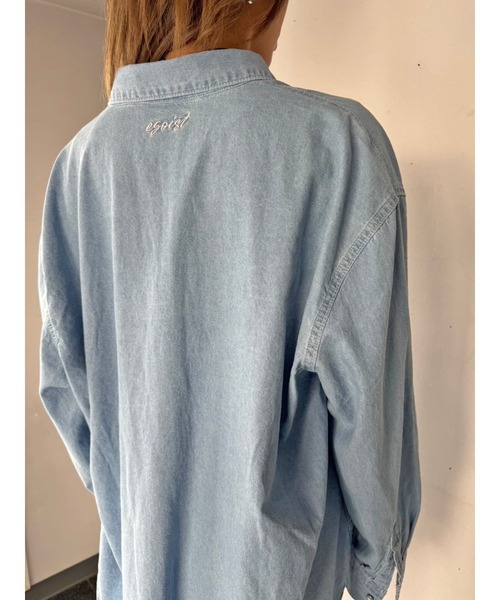EGOIST（エゴイスト）の「バックロゴライトデニムシャツ（シャツ/ブラウス・レディース・ホワイト/ブルー・FREE）」の10枚目の写真