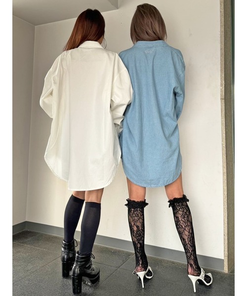 EGOIST（エゴイスト）の「バックロゴライトデニムシャツ（シャツ/ブラウス・レディース・ホワイト/ブルー・FREE）」の13枚目の写真