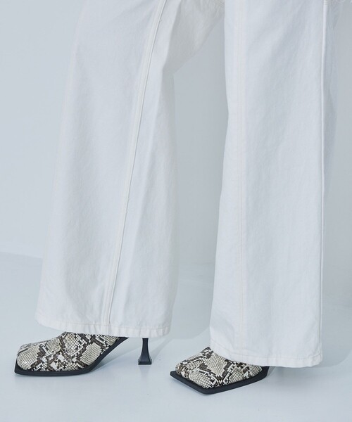 kotohayokozawa（コトハヨコザワ）の「【kotohayokozawa/コトハヨコザワ】カットアウトデニムパンツ（その他パンツ・レディース・ホワイト・M/S）」の12枚目の写真