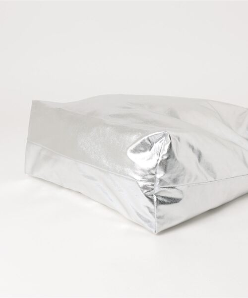 cepo(セポ)の「メタリックフリルバッグ(トートバッグ・レディース・シルバー/シルバー系その他・FREE)」の5枚目の写真