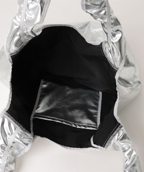 cepo(セポ)の「メタリックフリルバッグ(トートバッグ・レディース・シルバー/シルバー系その他・FREE)」の6枚目の写真