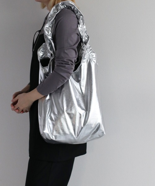 cepo(セポ)の「メタリックフリルバッグ(トートバッグ・レディース・シルバー/シルバー系その他・FREE)」の17枚目の写真