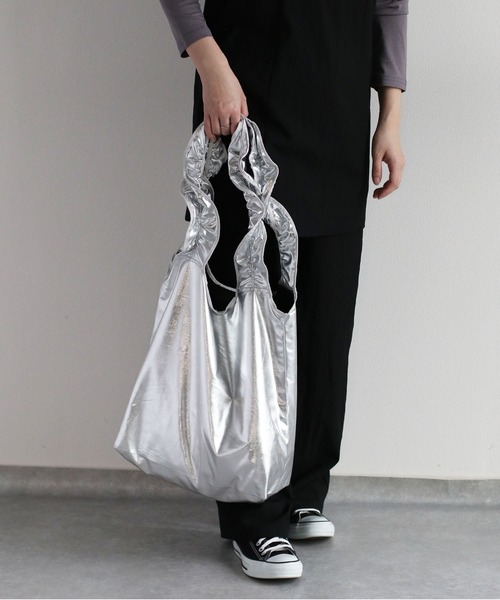 cepo(セポ)の「メタリックフリルバッグ(トートバッグ・レディース・シルバー/シルバー系その他・FREE)」の3枚目の写真