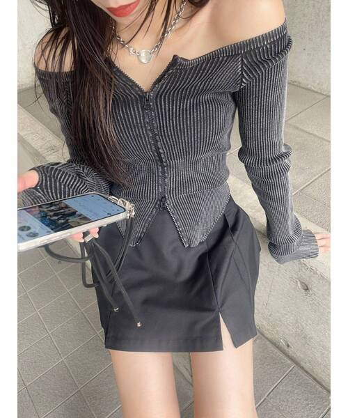 EVRIS(エヴリス)の「ピグメントジップオフショルニットトップス(ニット/セーター・レディース・ネイビー/ベージュ/ブラック/オレンジ・FREE)」の11枚目の写真