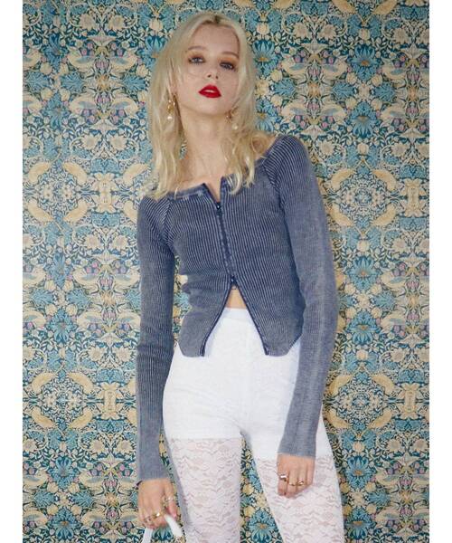 EVRIS(エヴリス)の「ピグメントジップオフショルニットトップス(ニット/セーター・レディース・ネイビー/ベージュ/ブラック/オレンジ・FREE)」の5枚目の写真