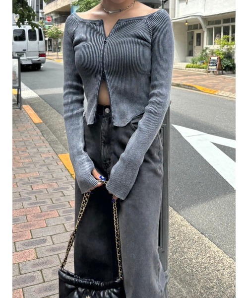 EVRIS(エヴリス)の「ピグメントジップオフショルニットトップス(ニット/セーター・レディース・ネイビー/ベージュ/ブラック/オレンジ・FREE)」の7枚目の写真