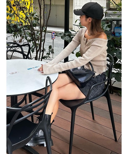 EVRIS(エヴリス)の「ピグメントジップオフショルニットトップス(ニット/セーター・レディース・ネイビー/ベージュ/ブラック/オレンジ・FREE)」の10枚目の写真