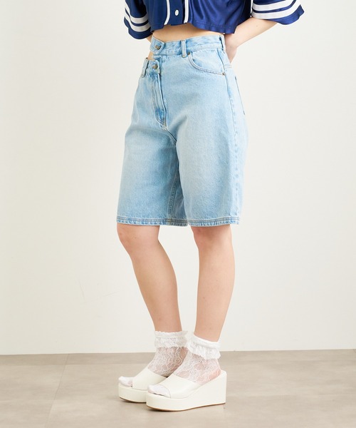 ANNA SUI NYC（アナ スイ エヌ ワイ シー）の「ANNA SUI NYC ウエストスラッシュ ハーフデニムパンツ（デニムパンツ・レディース・ライトブルー/ブルー・S/M）」の5枚目の写真