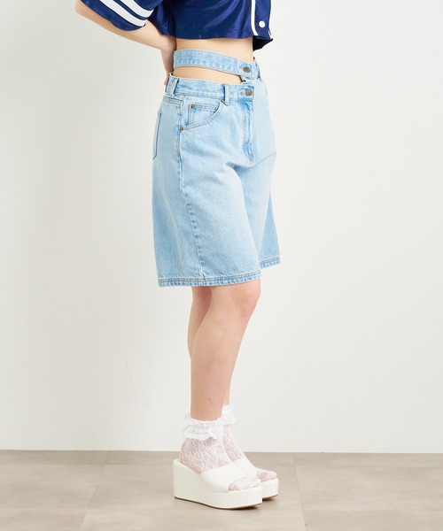 ANNA SUI NYC（アナ スイ エヌ ワイ シー）の「ANNA SUI NYC ウエストスラッシュ ハーフデニムパンツ（デニムパンツ・レディース・ライトブルー/ブルー・S/M）」の3枚目の写真