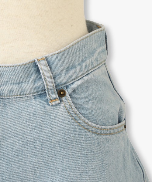 ANNA SUI NYC（アナ スイ エヌ ワイ シー）の「ANNA SUI NYC ウエストスラッシュ ハーフデニムパンツ（デニムパンツ・レディース・ライトブルー/ブルー・S/M）」の15枚目の写真