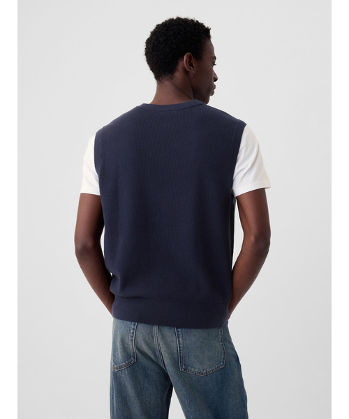 GAP（ギャップ）の「テクスチャー セーターベスト(ユニセックス)（ベスト・メンズ・ネイビー・L/XL/XS/S/M）」の2枚目の写真