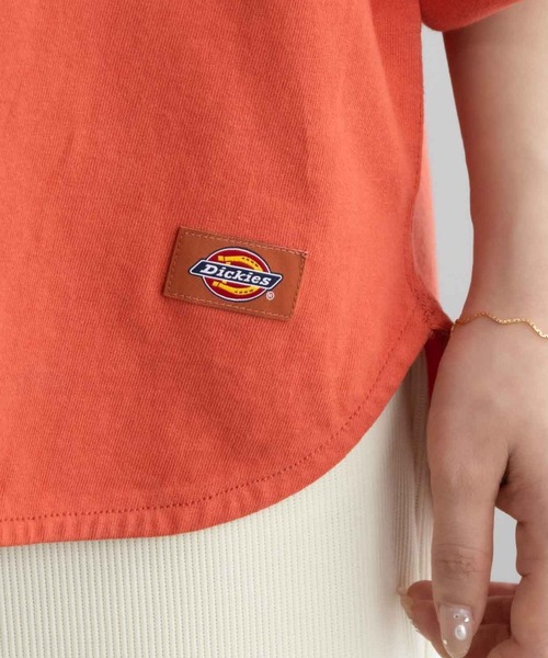 Dickies(ディッキーズ)の「Dickies ディッキーズ ワンポイント刺繍ロールアップTシャツ(Tシャツ/カットソー・レディース・アイボリー/ブラック/オレンジ/グリーン・フリー)」の11枚目の写真