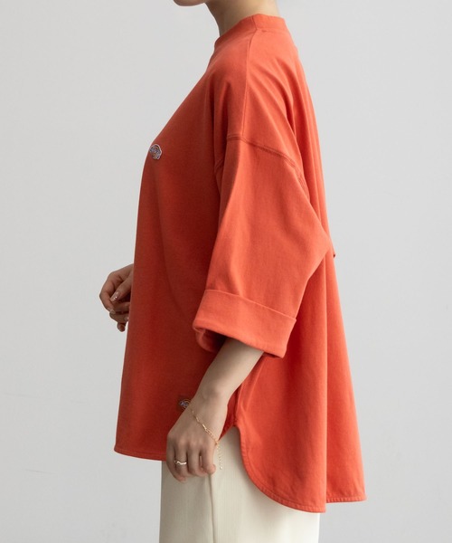 Dickies(ディッキーズ)の「Dickies ディッキーズ ワンポイント刺繍ロールアップTシャツ(Tシャツ/カットソー・レディース・アイボリー/ブラック/オレンジ/グリーン・フリー)」の13枚目の写真