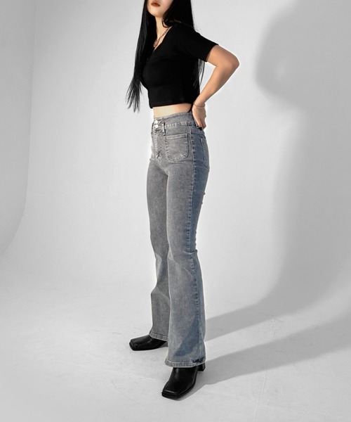 LVEU.(ラブユ.)の「【LVEU.】ハートネック半袖トップス / トップス カットソー ハートネック 半袖 コンパクト ショート クロップド ブラック ブルー(Tシャツ/カットソー・レディース・ブラック/ブルー・FREE)」の6枚目の写真