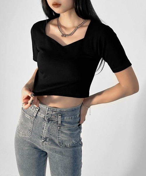 LVEU.(ラブユ.)の「【LVEU.】ハートネック半袖トップス / トップス カットソー ハートネック 半袖 コンパクト ショート クロップド ブラック ブルー(Tシャツ/カットソー・レディース・ブラック/ブルー・FREE)」の9枚目の写真
