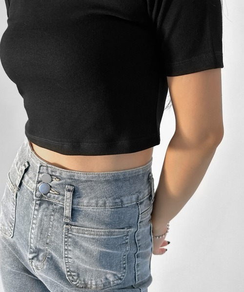 LVEU.(ラブユ.)の「【LVEU.】ハートネック半袖トップス / トップス カットソー ハートネック 半袖 コンパクト ショート クロップド ブラック ブルー(Tシャツ/カットソー・レディース・ブラック/ブルー・FREE)」の11枚目の写真