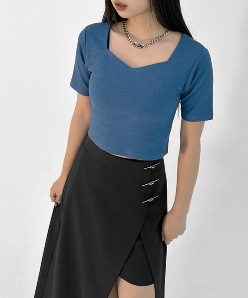 LVEU.(ラブユ.)の「【LVEU.】ハートネック半袖トップス / トップス カットソー ハートネック 半袖 コンパクト ショート クロップド ブラック ブルー(Tシャツ/カットソー・レディース・ブラック/ブルー・FREE)」の16枚目の写真