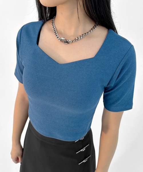 LVEU.(ラブユ.)の「【LVEU.】ハートネック半袖トップス / トップス カットソー ハートネック 半袖 コンパクト ショート クロップド ブラック ブルー(Tシャツ/カットソー・レディース・ブラック/ブルー・FREE)」の17枚目の写真