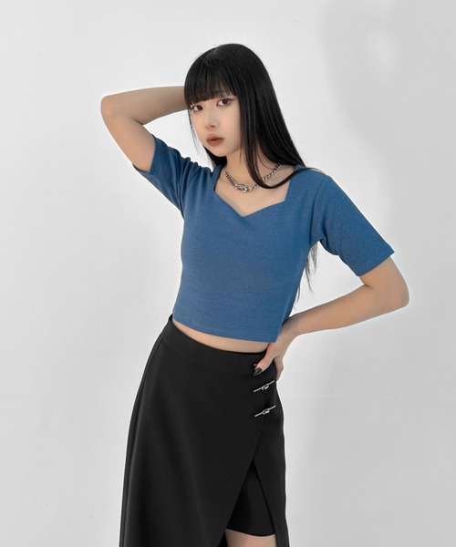 LVEU.(ラブユ.)の「【LVEU.】ハートネック半袖トップス / トップス カットソー ハートネック 半袖 コンパクト ショート クロップド ブラック ブルー(Tシャツ/カットソー・レディース・ブラック/ブルー・FREE)」の19枚目の写真