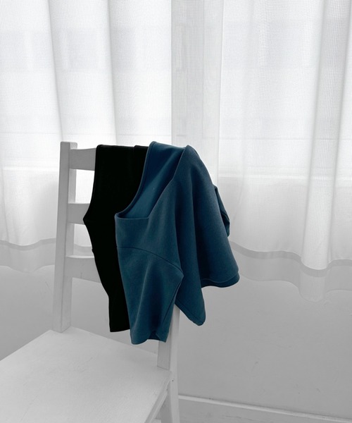 LVEU.(ラブユ.)の「【LVEU.】ハートネック半袖トップス / トップス カットソー ハートネック 半袖 コンパクト ショート クロップド ブラック ブルー(Tシャツ/カットソー・レディース・ブラック/ブルー・FREE)」の20枚目の写真