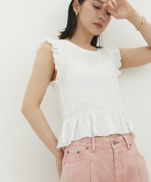 VIS（ビス）の「【洗える】シャーリングフリルトップス（Tシャツ/カットソー・レディース・ホワイト/ブラック/ターコイズブルー・FREE）」の2枚目の写真