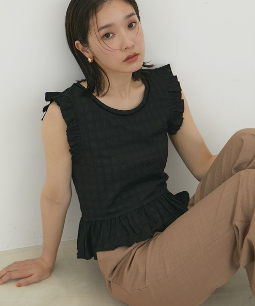 VIS（ビス）の「【洗える】シャーリングフリルトップス（Tシャツ/カットソー・レディース・ホワイト/ブラック/ターコイズブルー・FREE）」の3枚目の写真