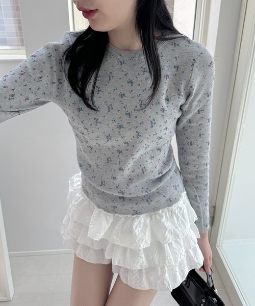 Teem Store(チームストア)の「フラワー柄 プリント ニットセーター(ニット/セーター・レディース・ブラック/アイボリー/グレー/ピンク/ホワイト・F)」の5枚目の写真