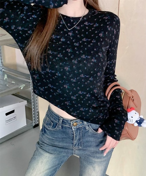 Teem Store(チームストア)の「フラワー柄 プリント ニットセーター(ニット/セーター・レディース・ブラック/アイボリー/グレー/ピンク/ホワイト・F)」の4枚目の写真