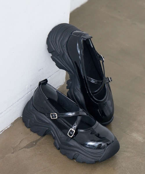 RETRO GIRL(レトロガール)の「クロスベルトスニーカー(スニーカー・レディース・その他1/シルバー/ブラック・LARGE/MEDIUM)」の3枚目の写真