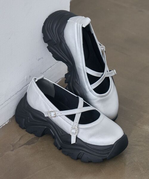 RETRO GIRL(レトロガール)の「クロスベルトスニーカー(スニーカー・レディース・その他1/シルバー/ブラック・LARGE/MEDIUM)」の8枚目の写真