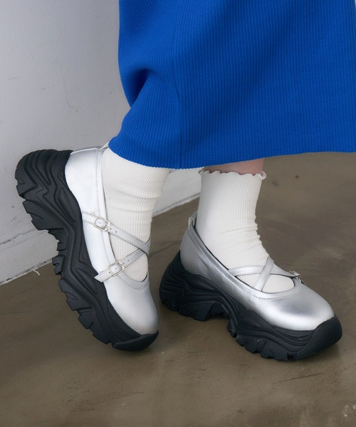 RETRO GIRL(レトロガール)の「クロスベルトスニーカー(スニーカー・レディース・その他1/シルバー/ブラック・LARGE/MEDIUM)」の9枚目の写真