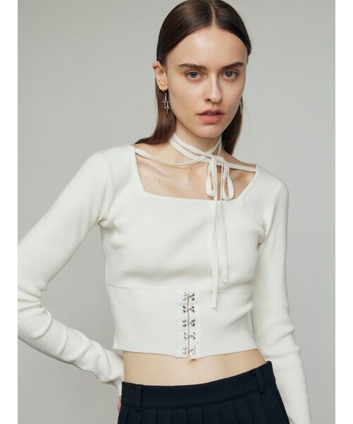 EMODA(エモダ)の「オープンフックチョーカーニット(ニット/セーター・レディース・ホワイト/ブラック/グレー/カーキ・FREE)」の6枚目の写真