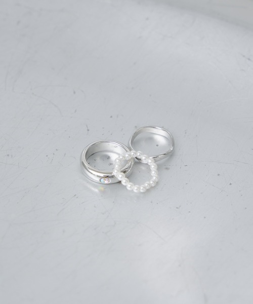 RAY CASSIN(レイカズン)の「パールデザインリング3点セット(リング・レディース・シルバー・FREE)」の4枚目の写真