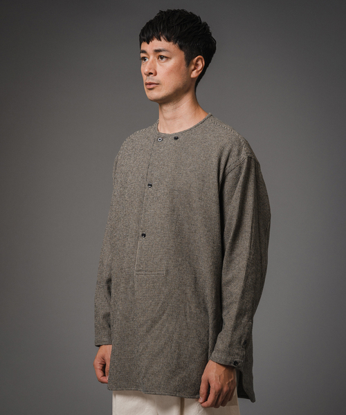 EDIFICE（エディフィス）の「CONFFECT EDIFICE TWEEDY COTTON Crew Shirt（シャツ/ブラウス・メンズ・ベージュ・MEDIUM/LARGE）」の21枚目の写真