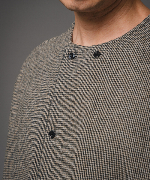 EDIFICE（エディフィス）の「CONFFECT EDIFICE TWEEDY COTTON Crew Shirt（シャツ/ブラウス・メンズ・ベージュ・MEDIUM/LARGE）」の2枚目の写真